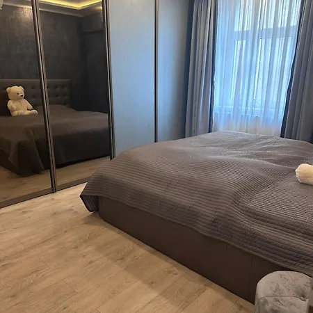 Luxury Center With Balcony *